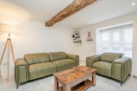 2 bedroom end of terrace house for sale, Wharf Lane, Old Stratford, Milton Keynes, MK19