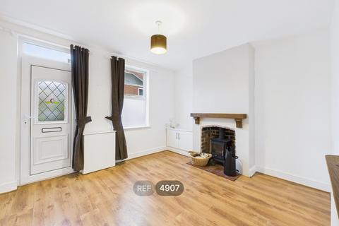 2 bedroom terraced house to rent, Nottingham NG5
