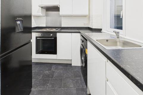 2 bedroom flat to rent, South Baffin Street, Dundee, DD4