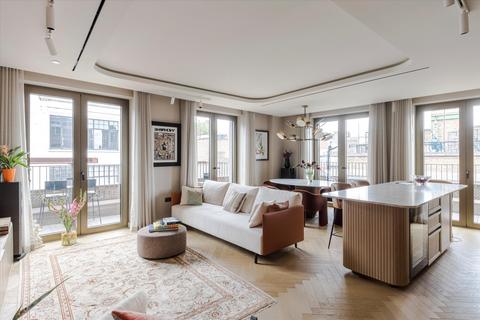 3 bedroom flat for sale, Fareham Street, London, W1F
