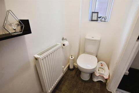 undefined, Brentford Drive, Hull