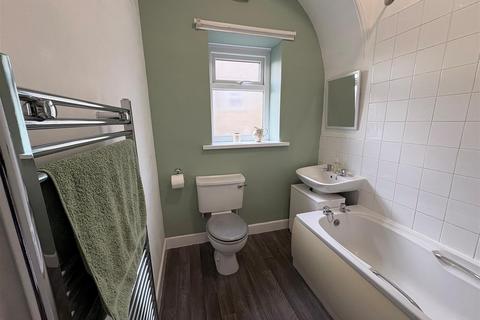 2 bedroom end of terrace house for sale, Briggs Street, Queensbury, Bradford