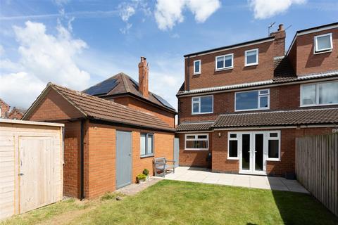 undefined, Melrosegate, York
