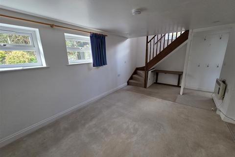 2 bedroom semi-detached house to rent, Tregony