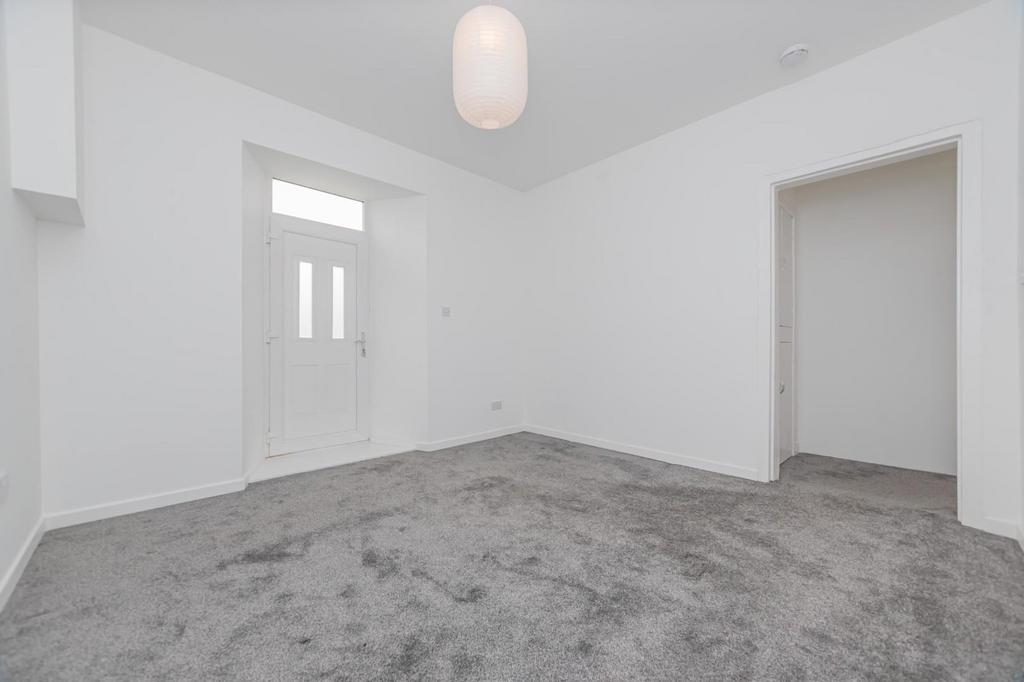 7. Bedroom 2 (2).jpg