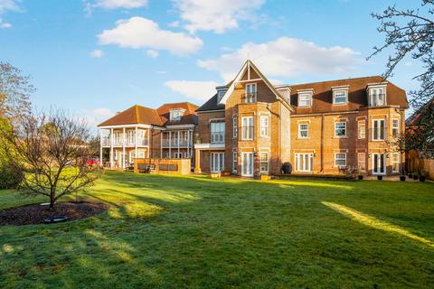 2 bedroom apartment for sale, Oatlands Chase, Weybridge, KT13