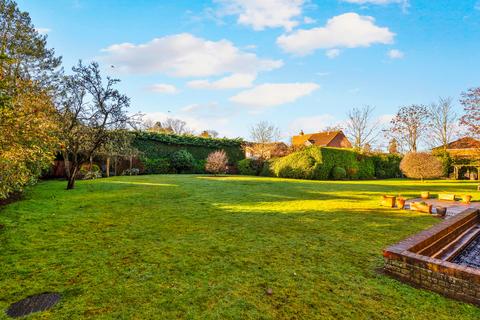 2 bedroom apartment for sale, Oatlands Chase, Weybridge, KT13