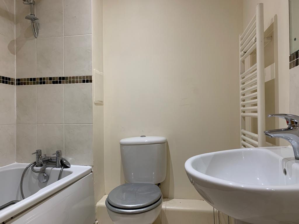 Bathroom (5)