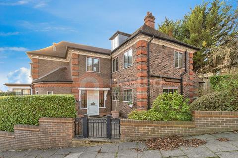 5 bedroom detached house for sale, Linden Road, London N10