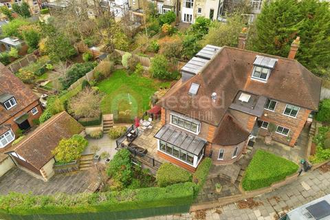 5 bedroom detached house for sale, Linden Road, London N10