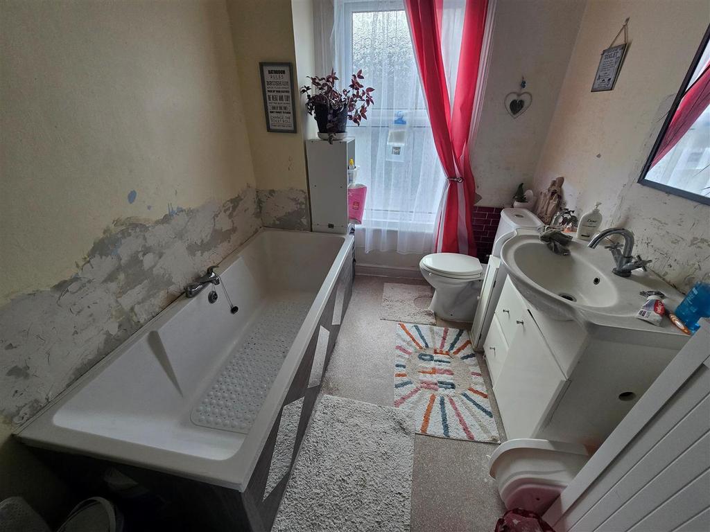 Bathroom.jpg