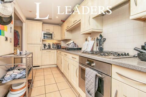 2 bedroom flat to rent, Henry Laver Court, Colchester, CO3