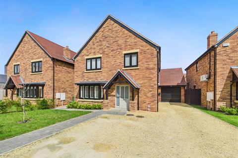 4 bedroom detached house for sale, Loxley Road, Stratford upon Avon CV37