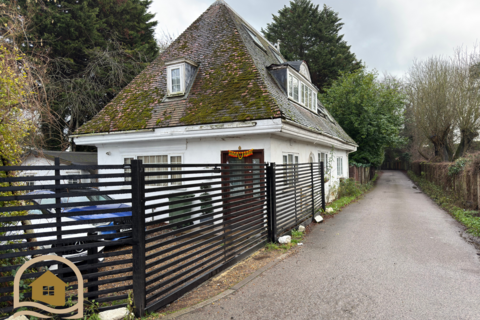 5 bedroom detached house for sale - Ferry Lane, Staines-upon-Thames, TW19