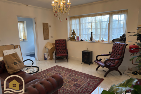 undefined, Ferry Lane,  Staines-upon-Thames, TW19