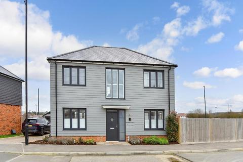 3 bedroom detached house to rent, Parkland Road Herne Bay CT6