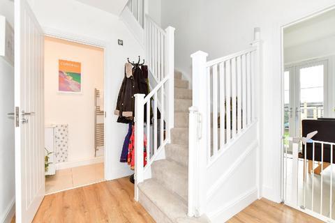 3 bedroom detached house to rent, Parkland Road Herne Bay CT6
