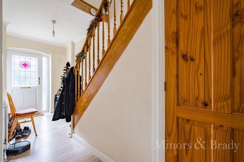 4 bedroom semi-detached house to rent, Bowthorpe Road, Norwich