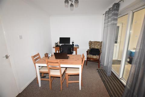 3 bedroom semi-detached house for sale, Hamberts Road, South Woodham Ferrers