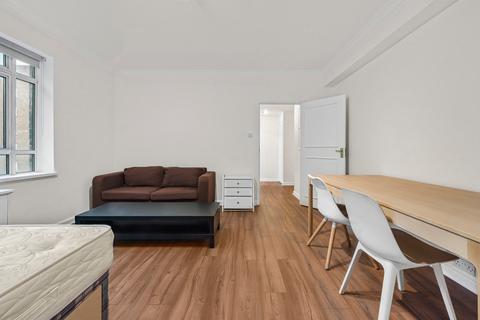 Studio to rent, University Street, London WC1E