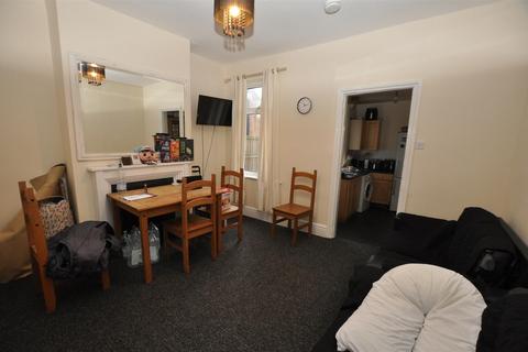 4 bedroom terraced house for sale, Calais Road, Burton-On-Trent DE13