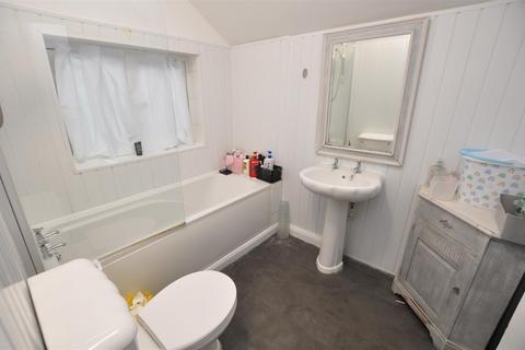 4 bedroom terraced house for sale, Calais Road, Burton-On-Trent DE13