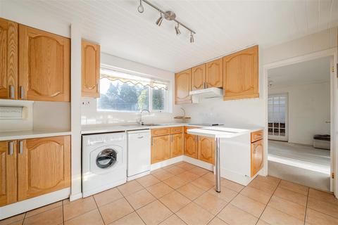 3 bedroom detached house for sale, Gatland Lane, Maidstone