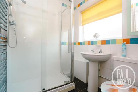 2 bedroom detached bungalow for sale, Fern Avenue, Oulton Broad, NR32