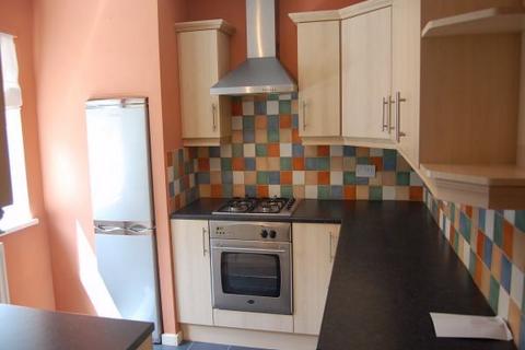 2 bedroom flat to rent, Ravenshill Road, West Denton, NE5