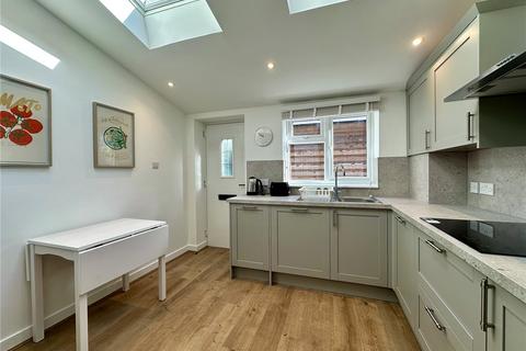 3 bedroom terraced house to rent, Victoria Road, Farnham, Surrey, GU9