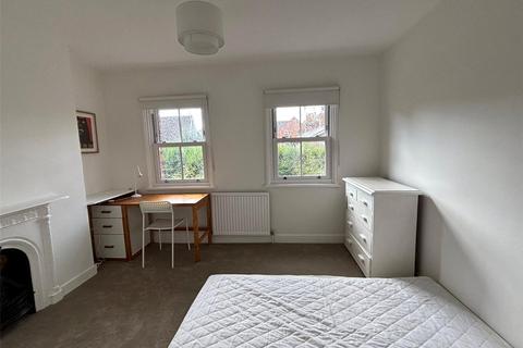 3 bedroom terraced house to rent, Victoria Road, Farnham, Surrey, GU9