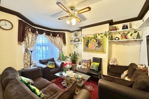 4 bedroom terraced house for sale, Queens Road, Southall