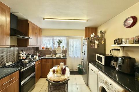 4 bedroom terraced house for sale, Queens Road, Southall