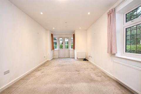 2 bedroom flat for sale, Carlisle Road, Eastbourne