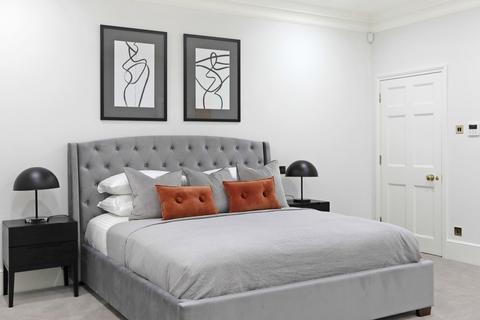 2 bedroom apartment to rent, Park Street Mayfair W1K