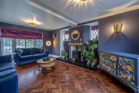 5 bedroom detached house for sale, Stream Road, Kingswinford, DY6 9NW