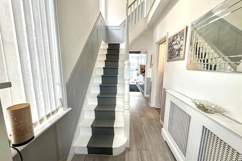 undefined, Woolwich Road, Upper Belvedere DA17