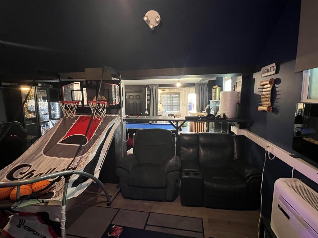 Games room 4.jpg