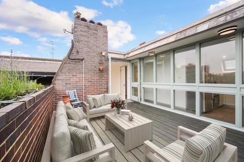 3 bedroom flat for sale, Avonmore Place London W14
