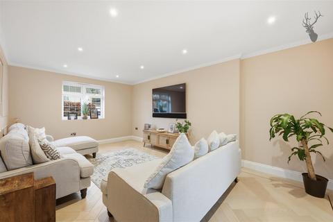 undefined, Coppice Row, Theydon Bois, Epping