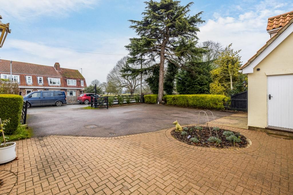 127 Middlegate Road (Frampton)-9