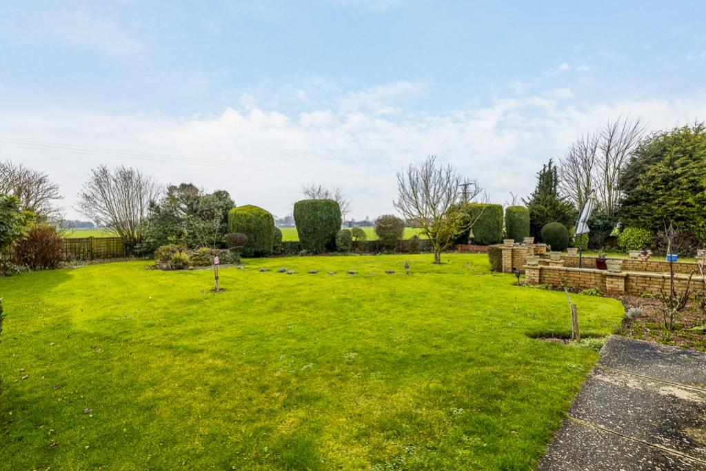 127 Middlegate Road (Frampton)-15