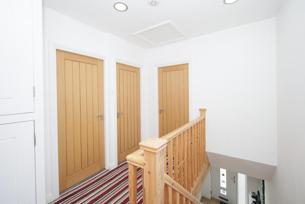 15 Greville Smith Avenue Cv31 2 HQ-22.jpg