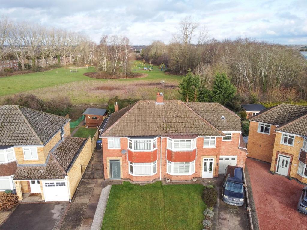 15 Greville Smith Avenue Cv31 2 HQ-2.jpg