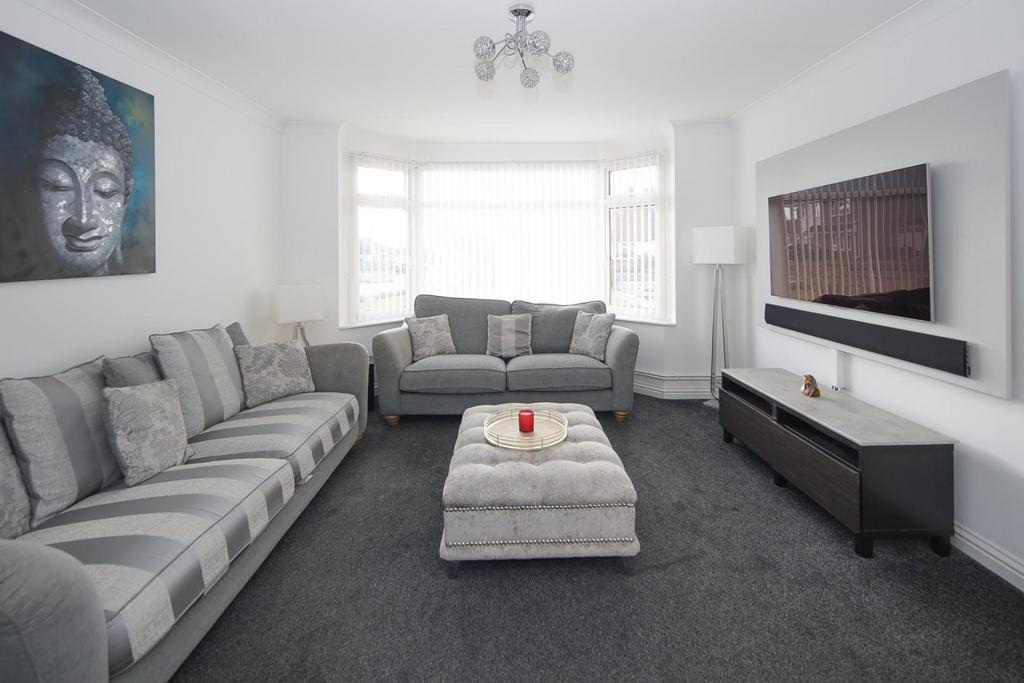 15 Greville Smith Avenue Cv31 2 HQ-10.jpg