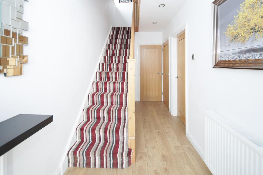15 Greville Smith Avenue Cv31 2 HQ-9.jpg