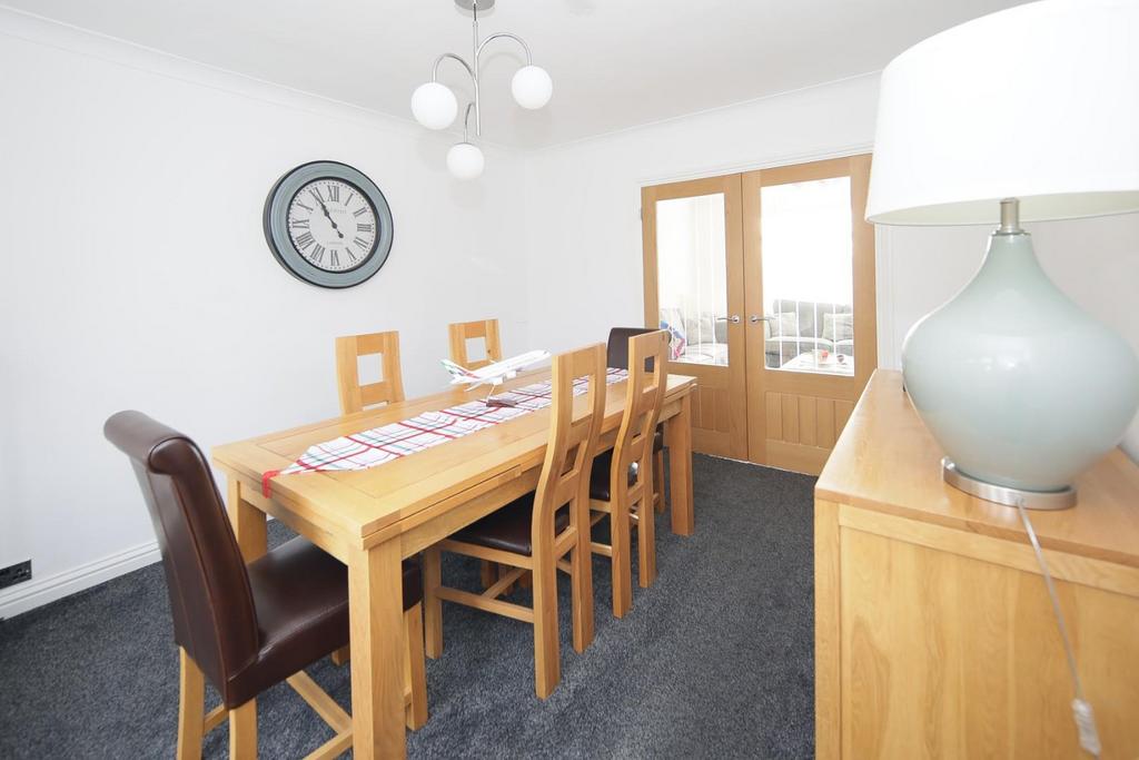 15 Greville Smith Avenue Cv31 2 HQ-13.jpg