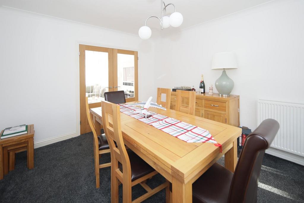15 Greville Smith Avenue Cv31 2 HQ-14.jpg