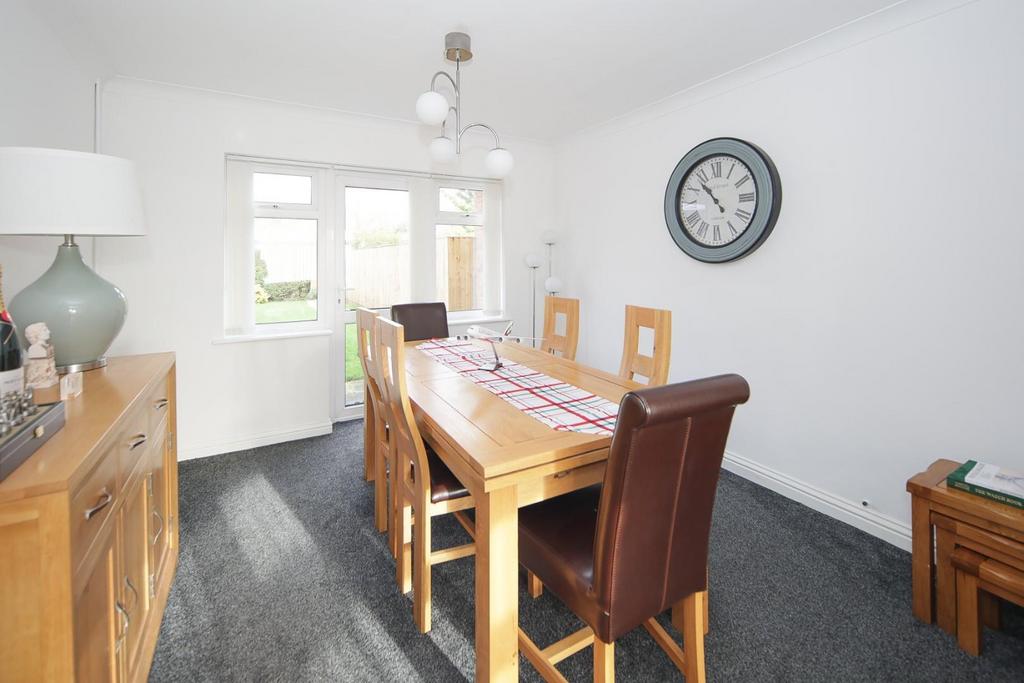 15 Greville Smith Avenue Cv31 2 HQ-12.jpg