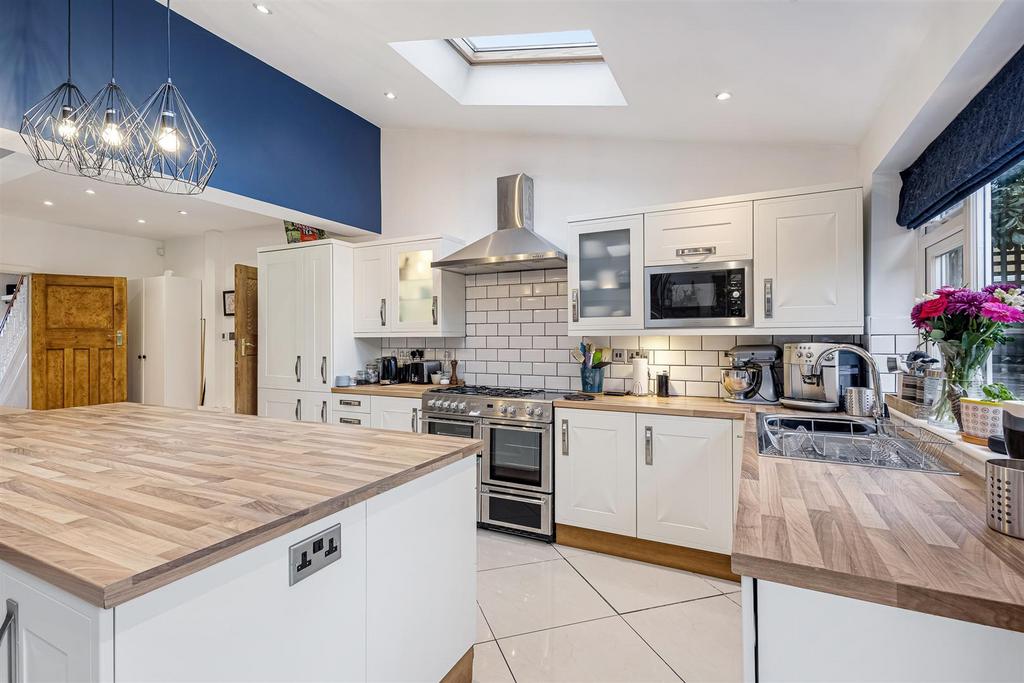 Kitchen Area Aspect 2
